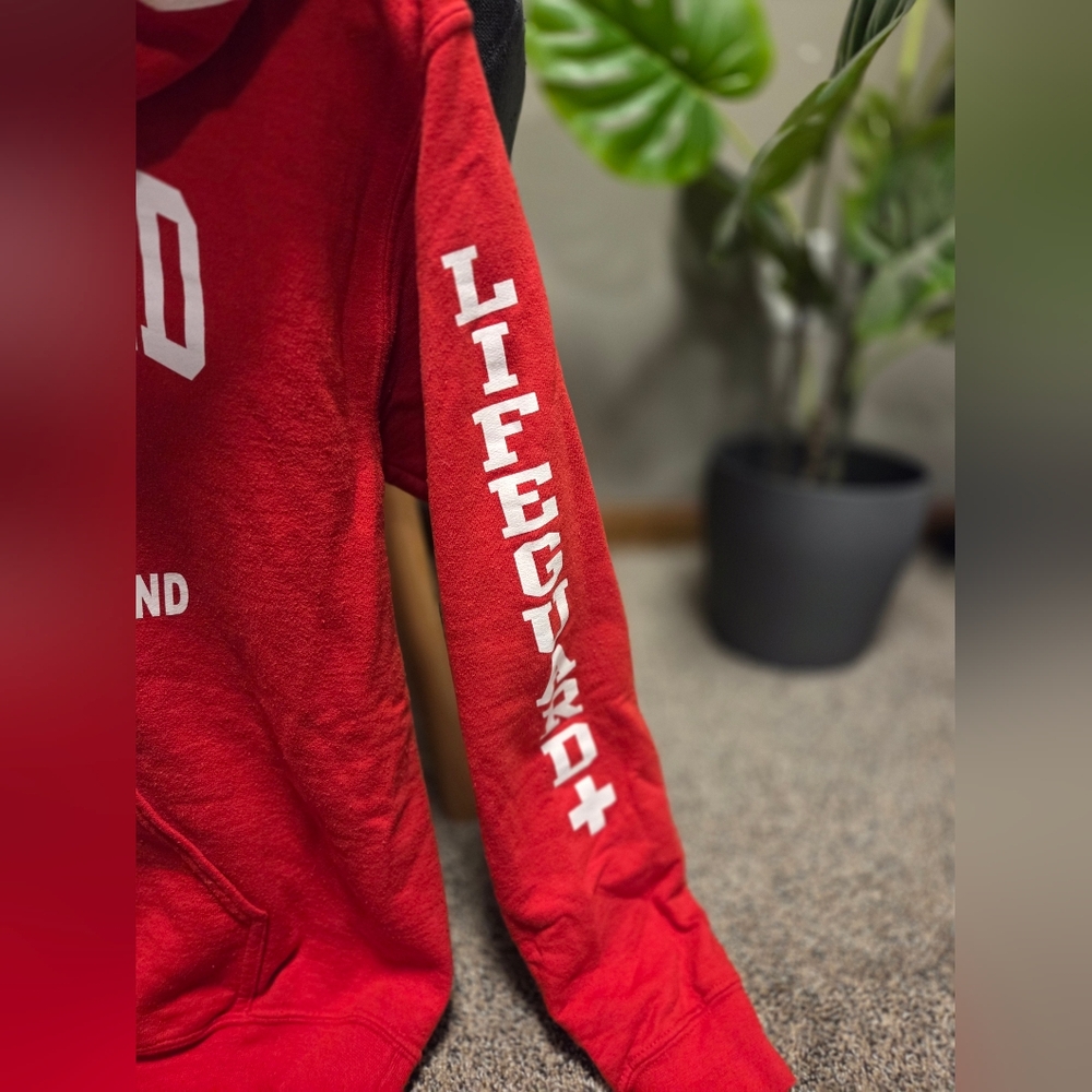 PEI Lifeguard Hoodie Red Sz SMALL Prince Edward Island 🇨🇦 - Picture 4 of 7